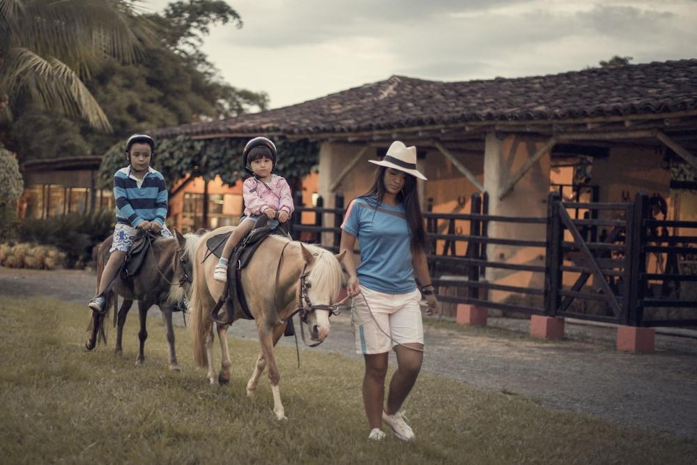 Decameron Panaca キンバヤ エクステリア 写真